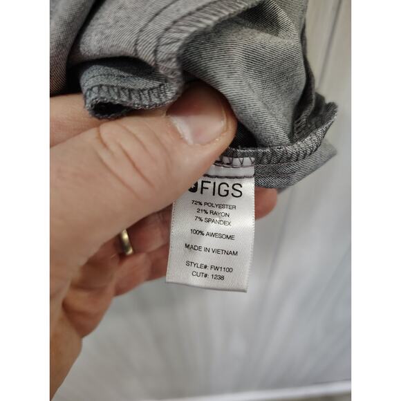 Figs Technical Collection Three-Pocket Scrub Top Graphite Size M 100% Awesome - Picture 6 of 9